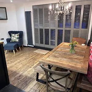 •mangohauslondon• •airconditioned•garden•fire Pit• , London United Kingdom