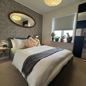 Private In A Stylish Flat , London United Kingdom